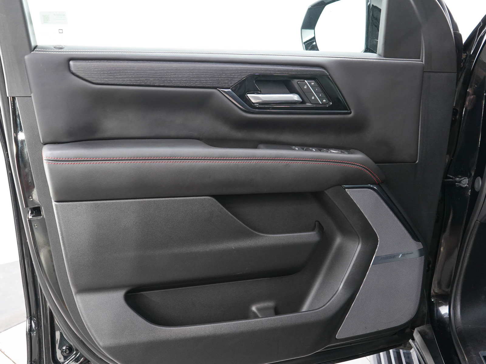 Used 2025 GMC Yukon AT4 Ultimate AWD/4WD image 22