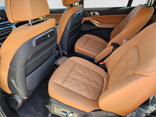 Used 2026 BMW X7 xDrive40i image 16