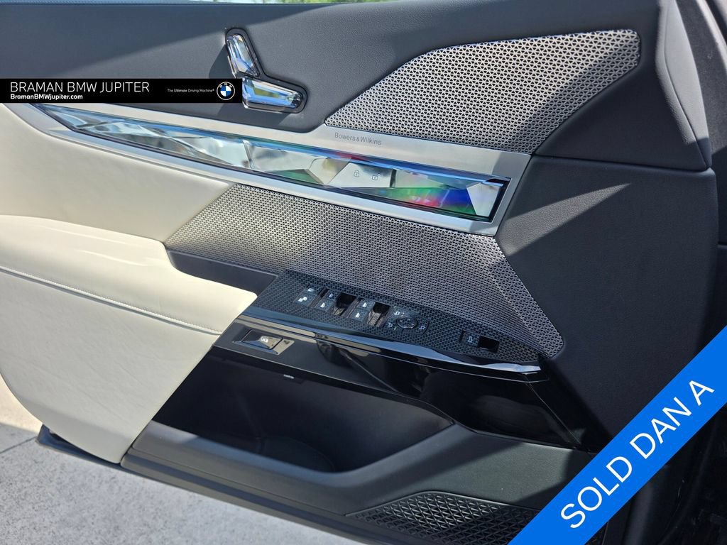 Certified 2023 BMW i7 xDrive60 w/ Parking Assistance Package AWD/4WD image 23