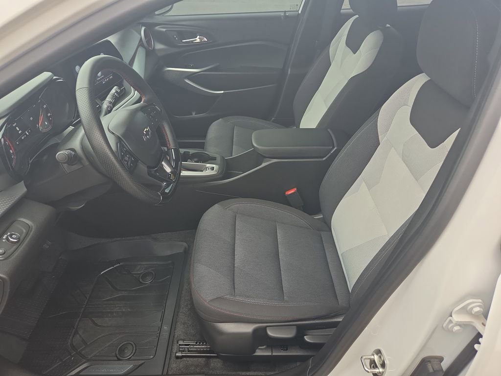 Certified 2024 Chevrolet Trax RS image 25
