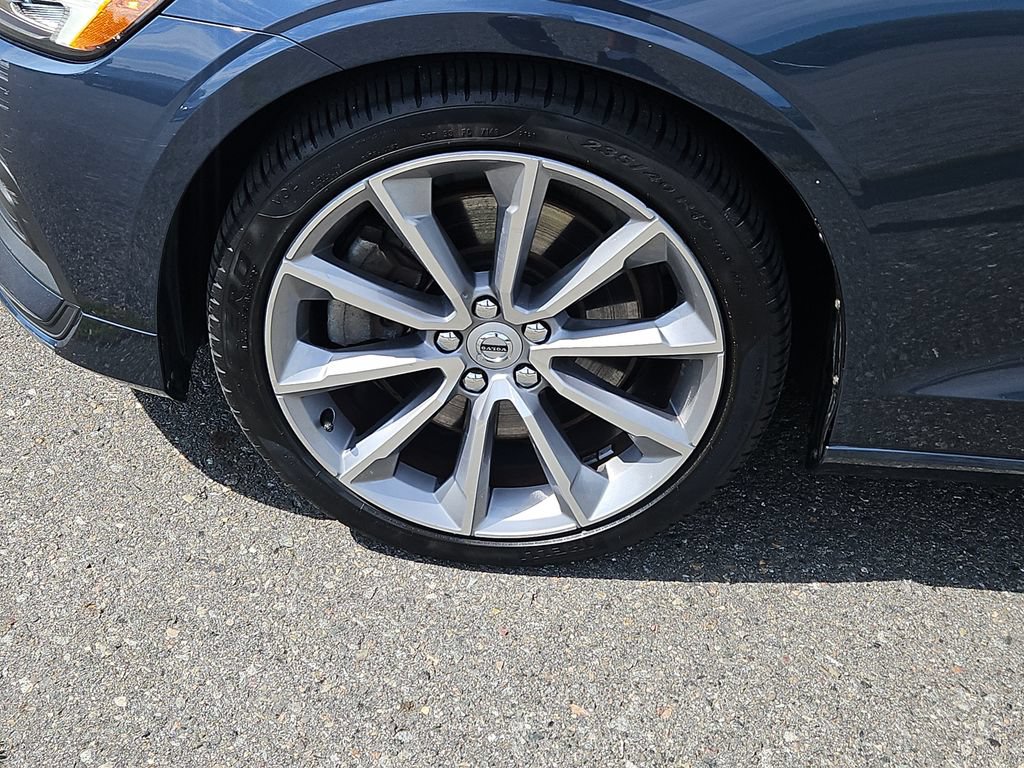 Used 2020 Volvo S60 T6 Momentum w/ Protection Package Premier AWD/4WD image 7