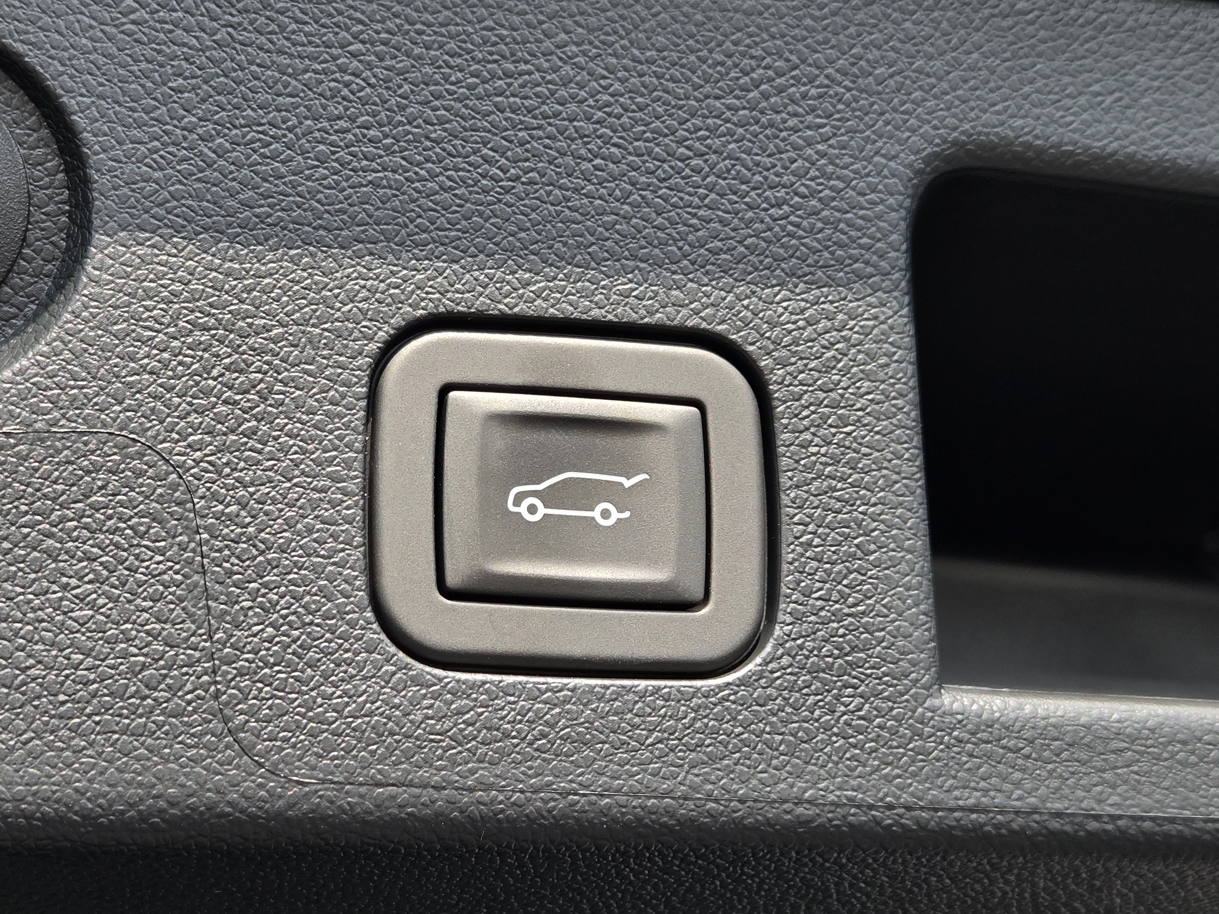 New 2027 Chevrolet Equinox RS w/ Convenience Package III FWD image 8