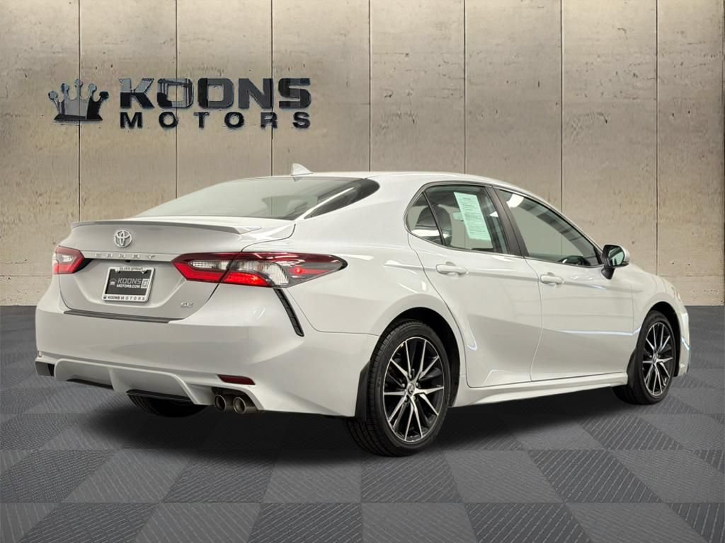 Used 2024 Toyota Camry SE FWD image 6