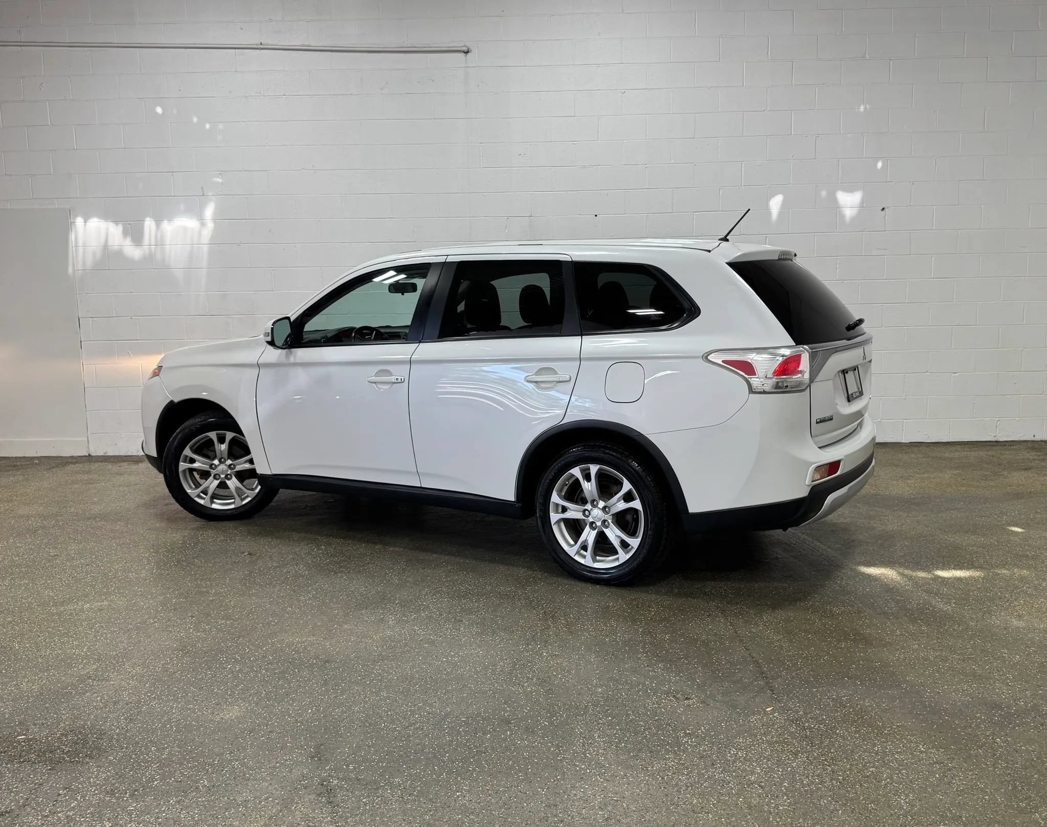 Used 2015 Mitsubishi Outlander SE FWD image 5