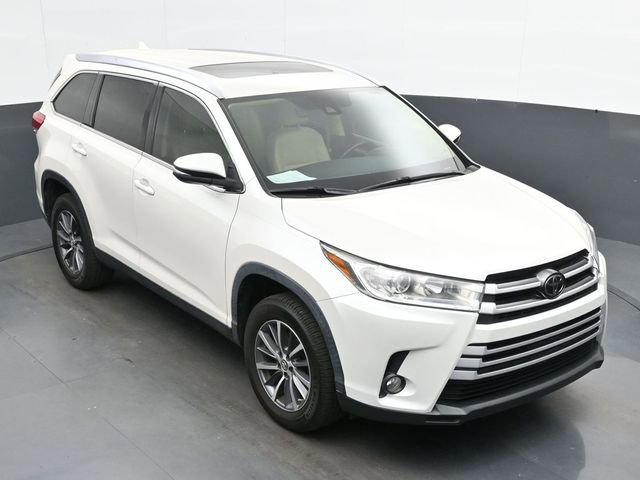 Used 2019 Toyota Highlander XLE image 24