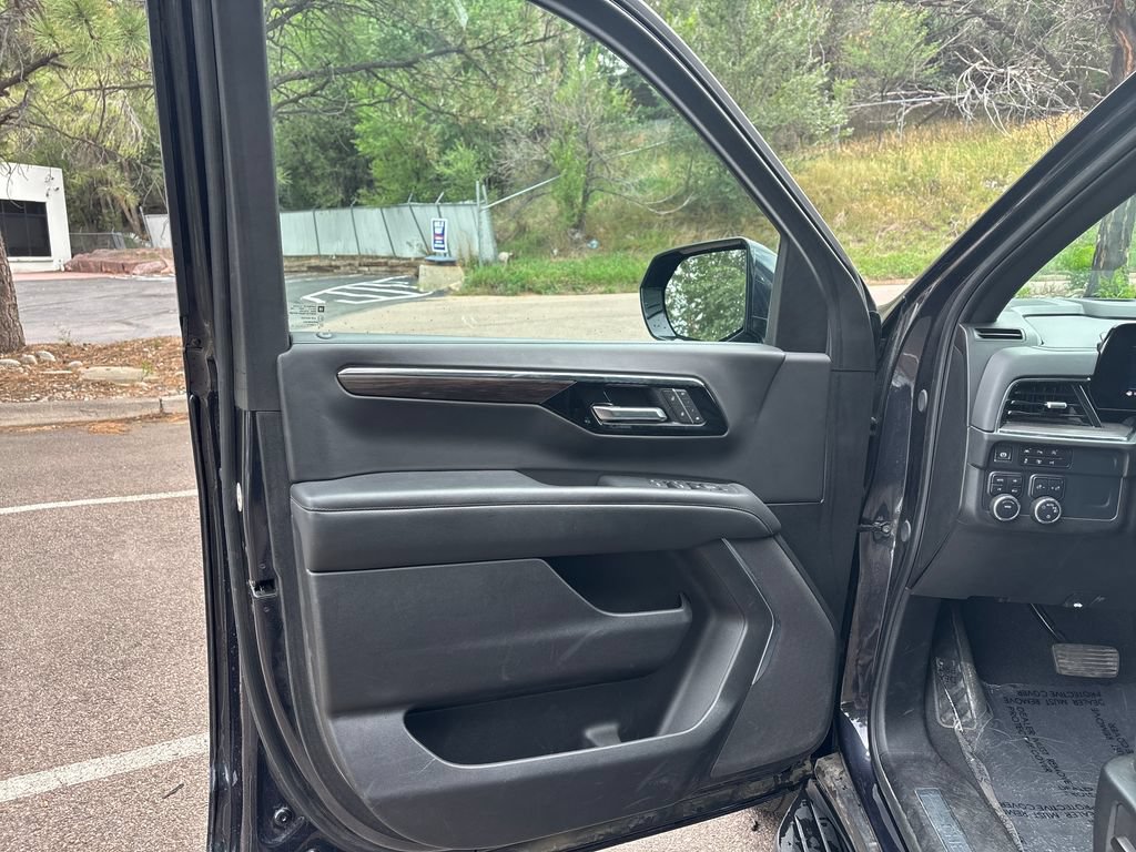 Used 2025 Chevrolet Tahoe LT AWD/4WD image 9