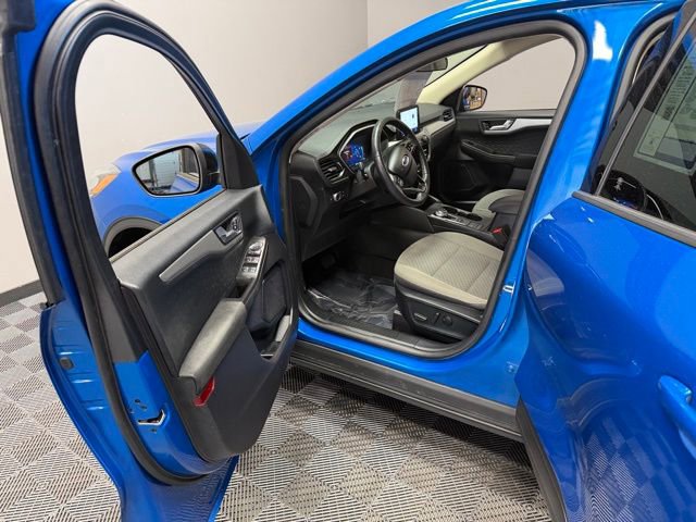 Used 2020 Ford Escape SE Sport image 14
