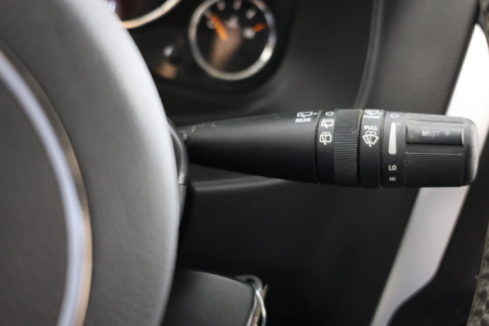Used 2015 Jeep Compass Latitude w/ Sun/Sound Group FWD image 21