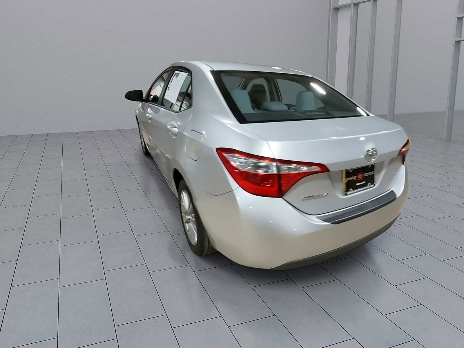 Used 2014 Toyota Corolla LE image 9
