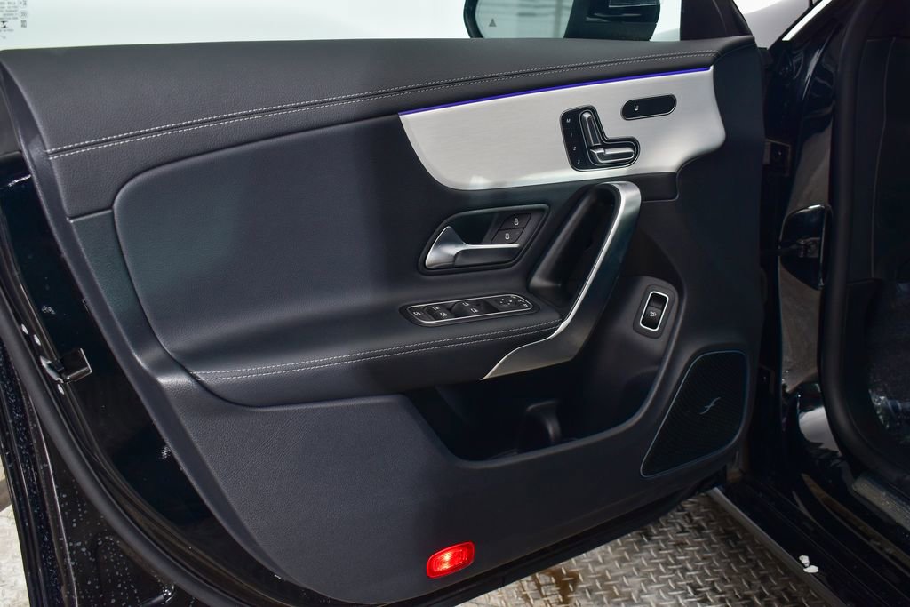 Certified 2023 Mercedes-Benz CLA 250 4MATIC image 9
