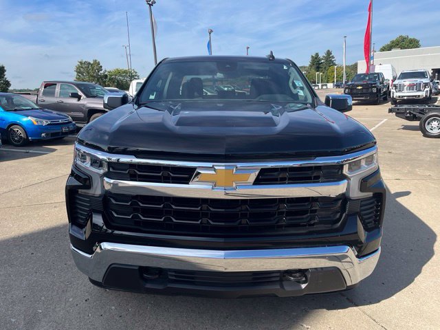 Certified 2024 Chevrolet Silverado 1500 LT AWD/4WD image 9