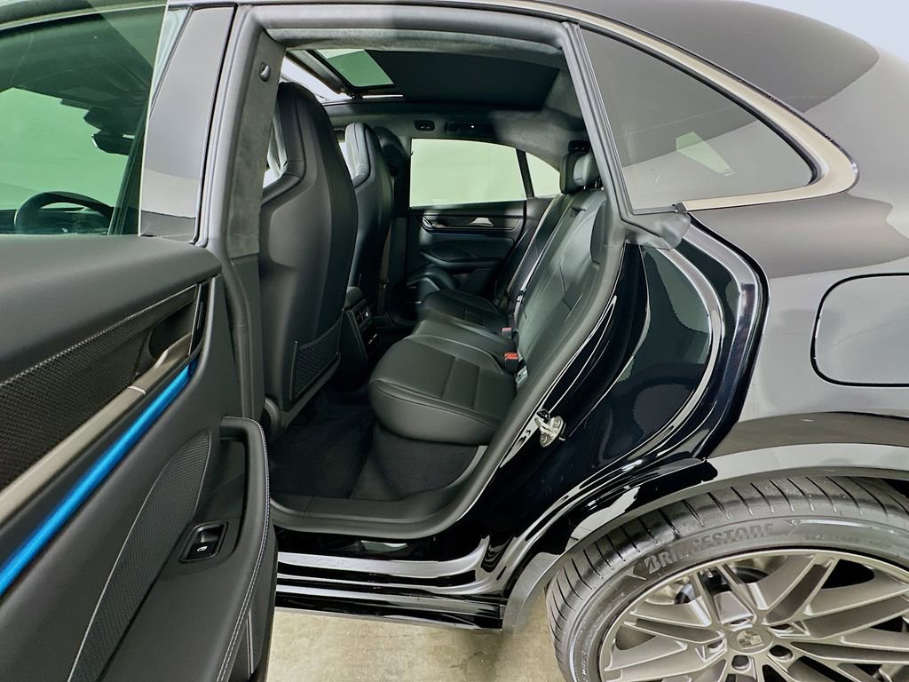 New 2026 Porsche Macan Turbo Electric image 24