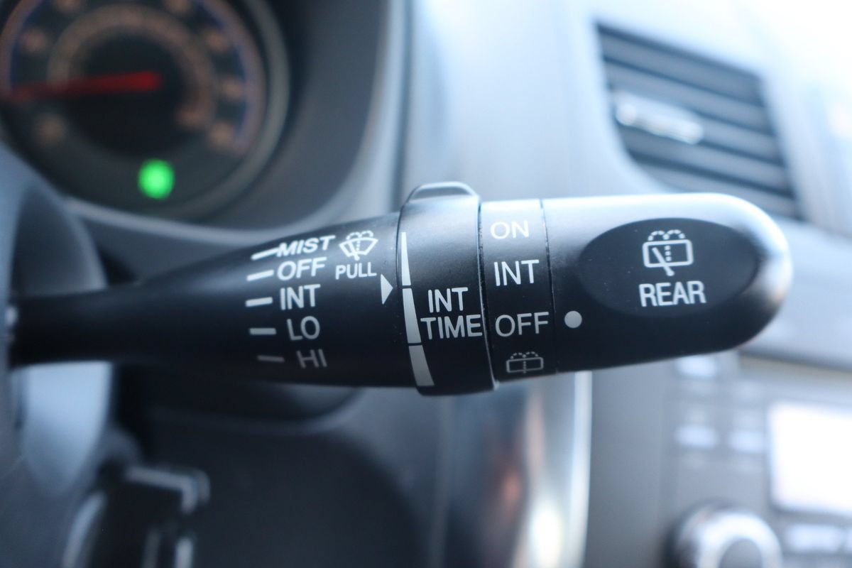Used 2010 Suzuki SX4 Touring AWD/4WD image 32