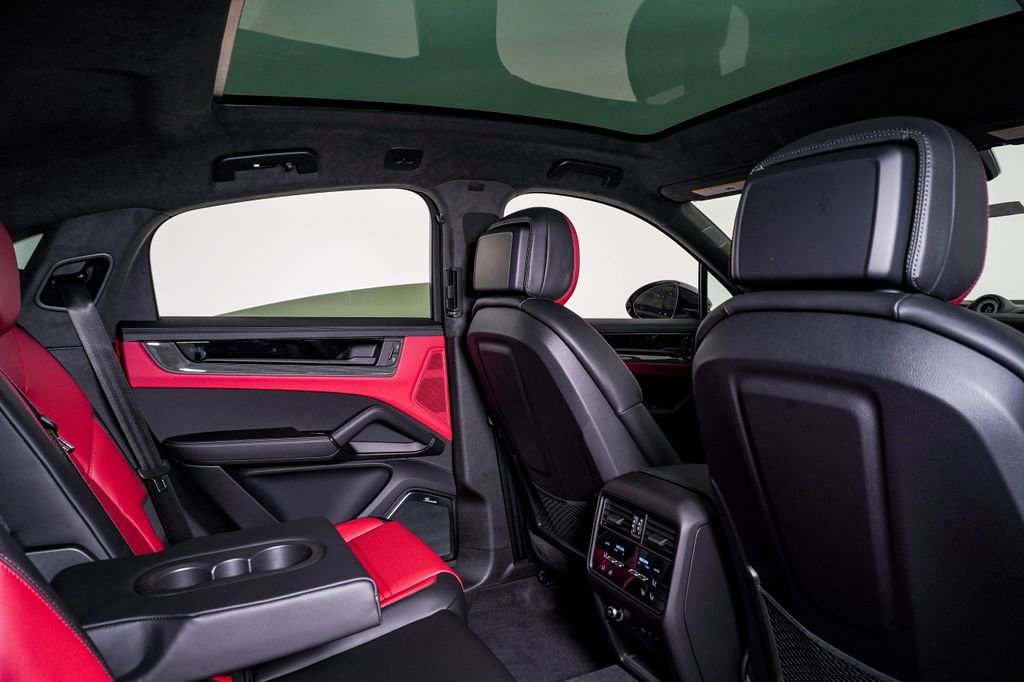 New 2026 Porsche Cayenne GTS image 16