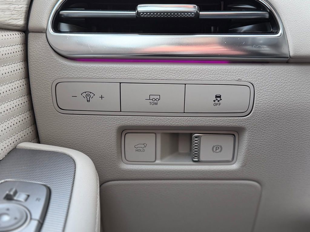Used 2023 Hyundai Palisade Calligraphy image 32