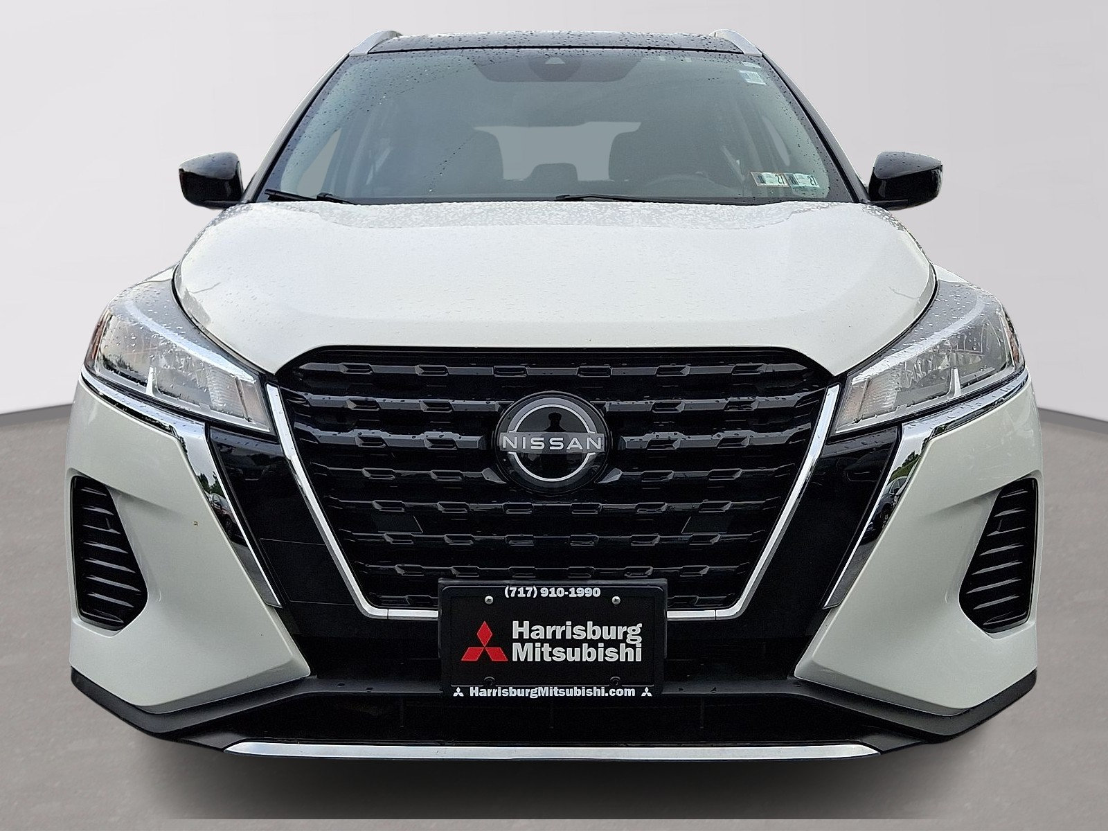 Used 2024 Nissan Kicks SV FWD image 2