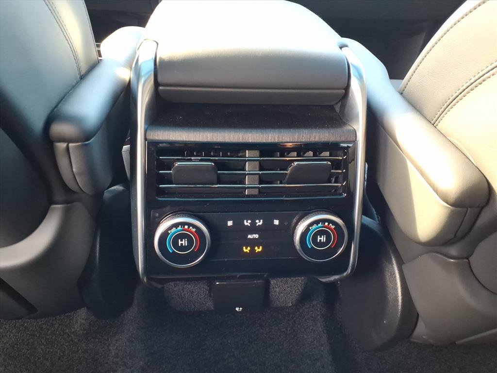 Used 2025 Land Rover Range Rover Long Wheelbase SE image 20