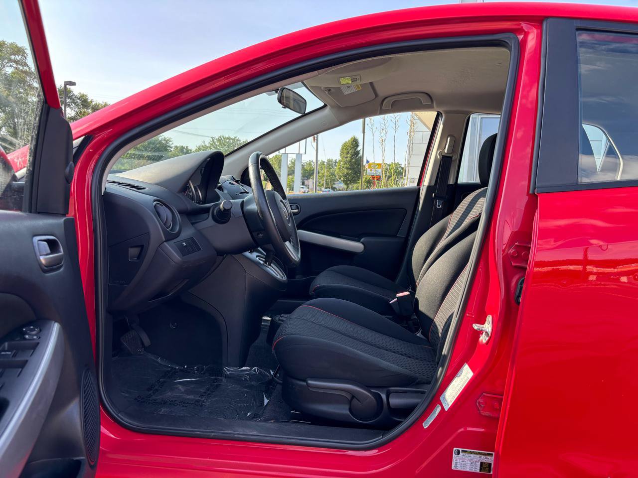 Used 2013 MAZDA MAZDA2 Touring FWD image 15