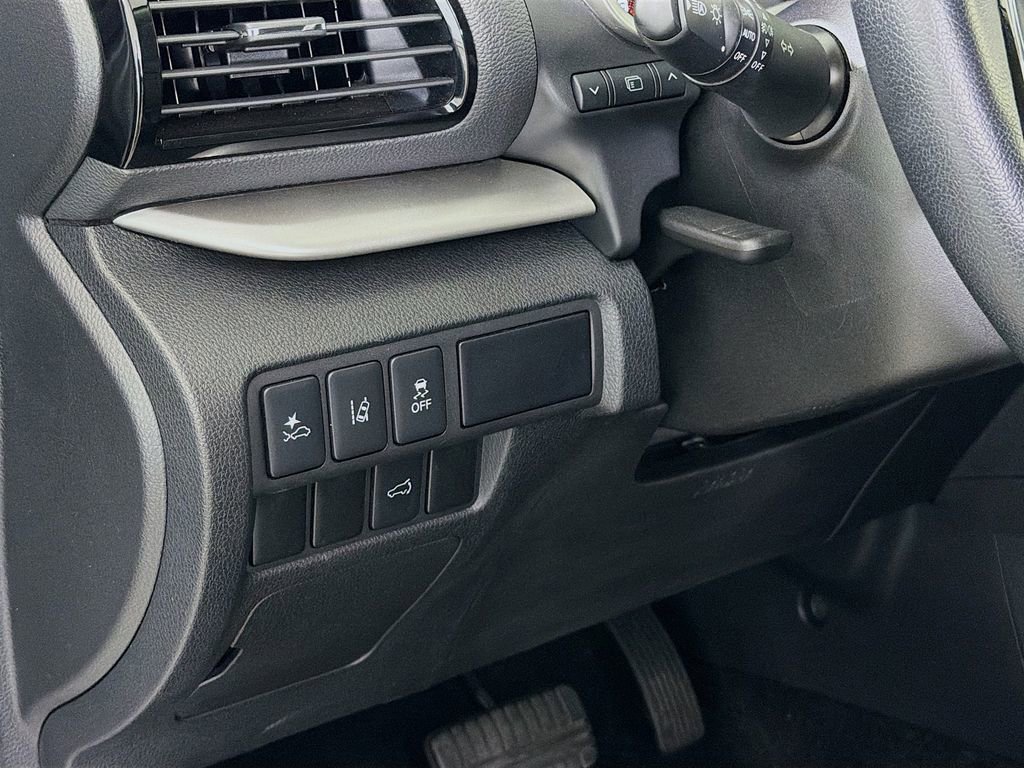 Used 2025 Mitsubishi Eclipse Cross SEL image 12