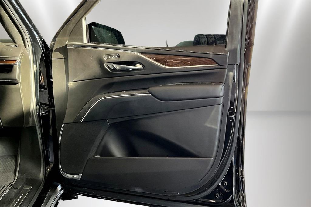 Used 2023 Cadillac Escalade Sport Platinum w/ LPO, ONYX Package image 16
