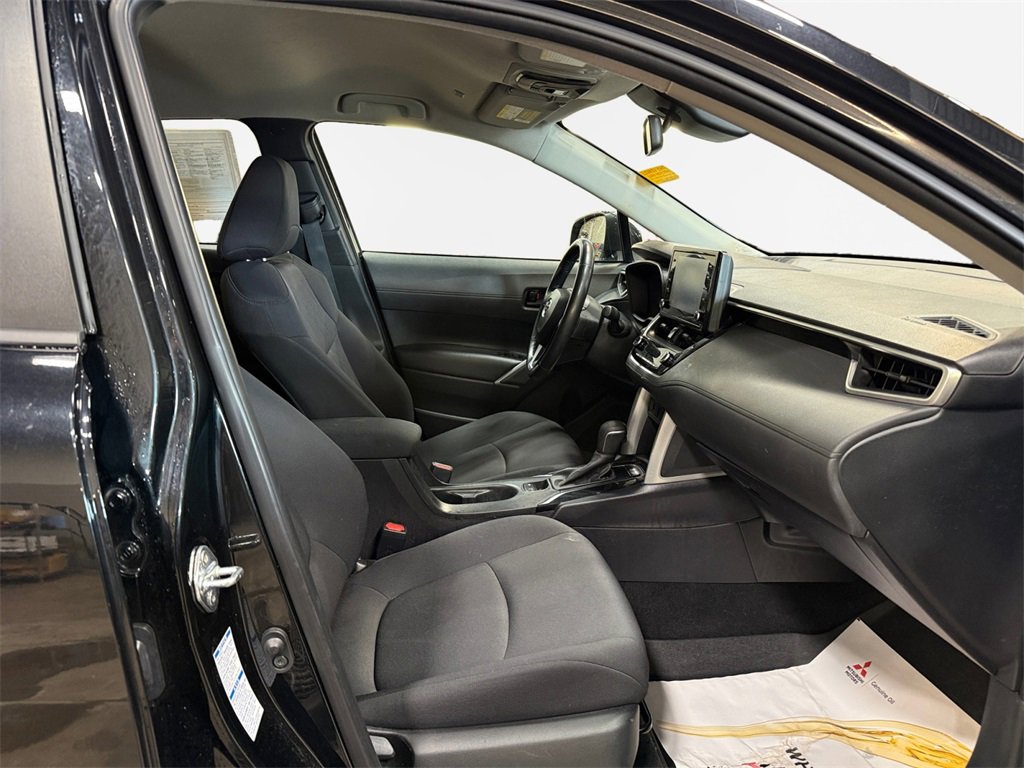 Used 2022 Toyota Corolla Cross LE image 24