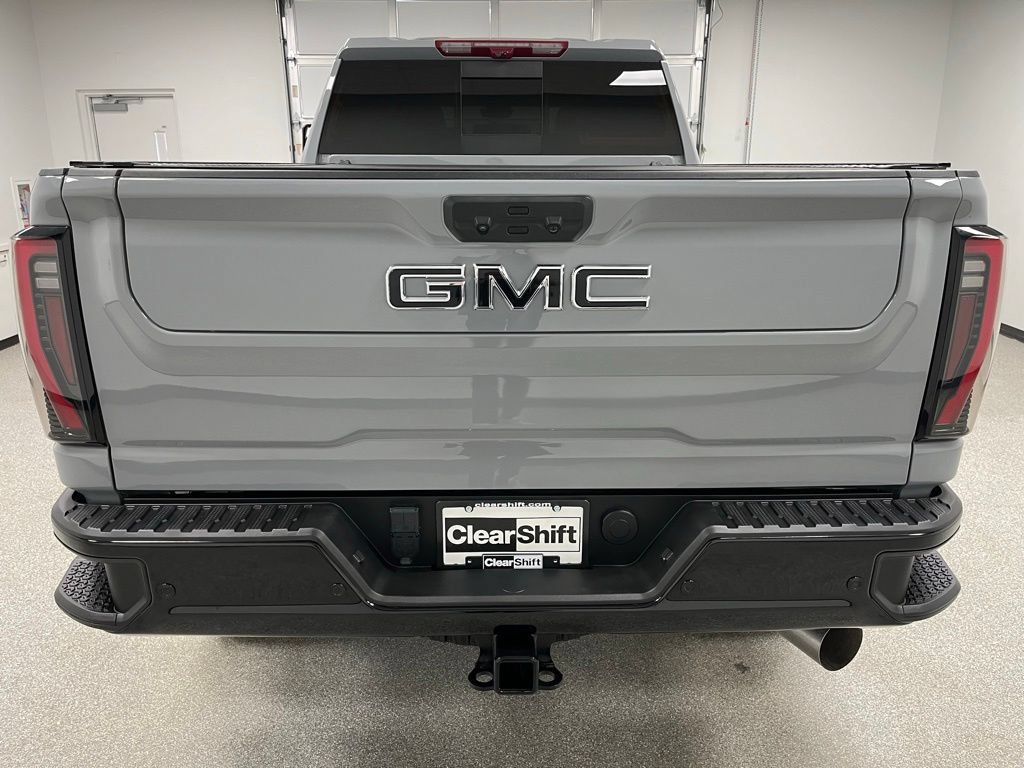 Used 2024 GMC Sierra 2500 AT4X AWD/4WD image 9
