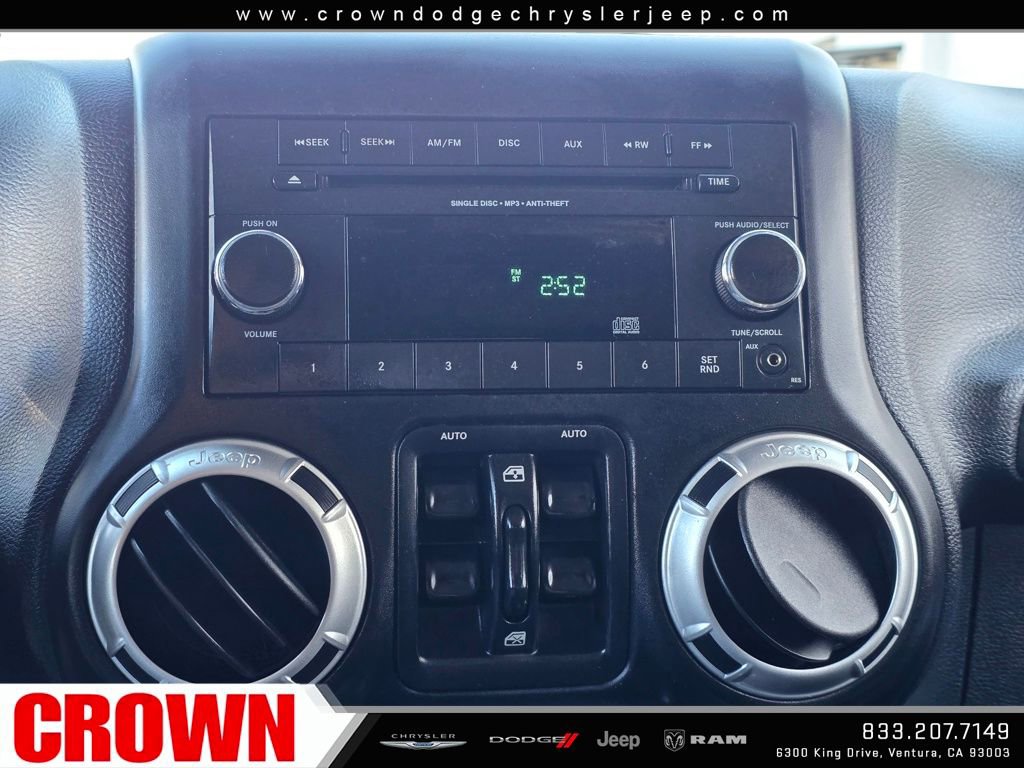 Used 2013 Jeep Wrangler Unlimited Sahara image 25