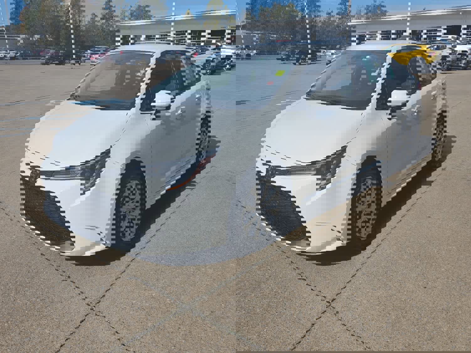 Used 2021 Toyota Corolla LE image 5