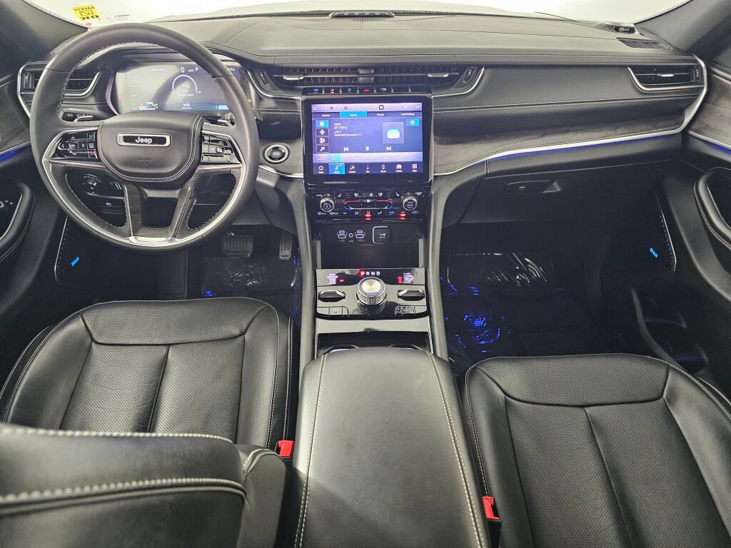 Used 2022 Jeep Grand Cherokee Overland AWD/4WD image 22