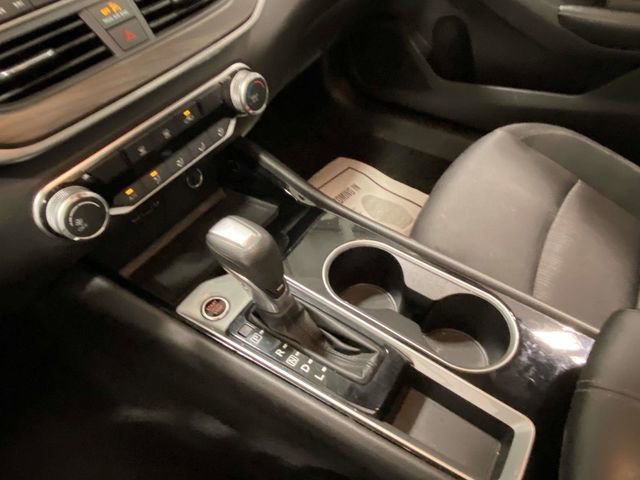 Used 2024 Nissan Altima 2.5 SV image 16