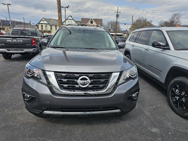 Used 2019 Nissan Pathfinder SL AWD/4WD image 2