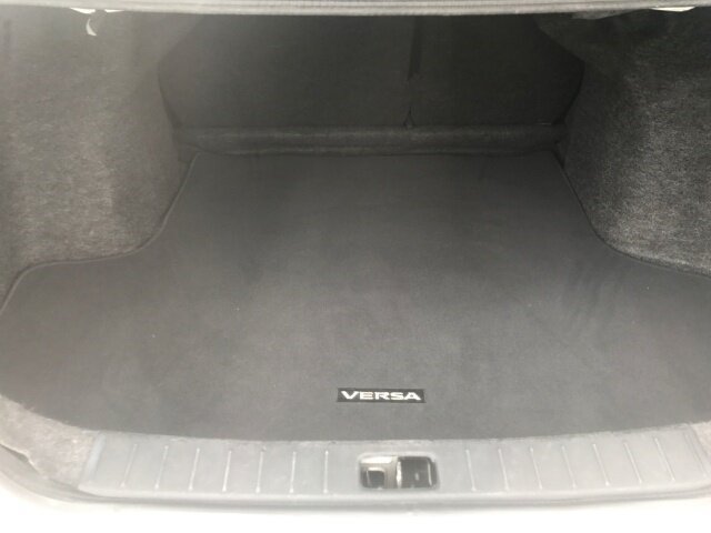 Used 2016 Nissan Versa SV FWD image 7