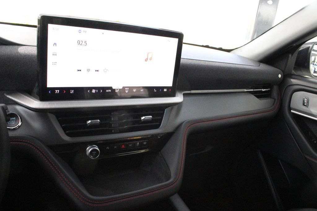 Used 2025 Ford Explorer ST-Line AWD/4WD image 38