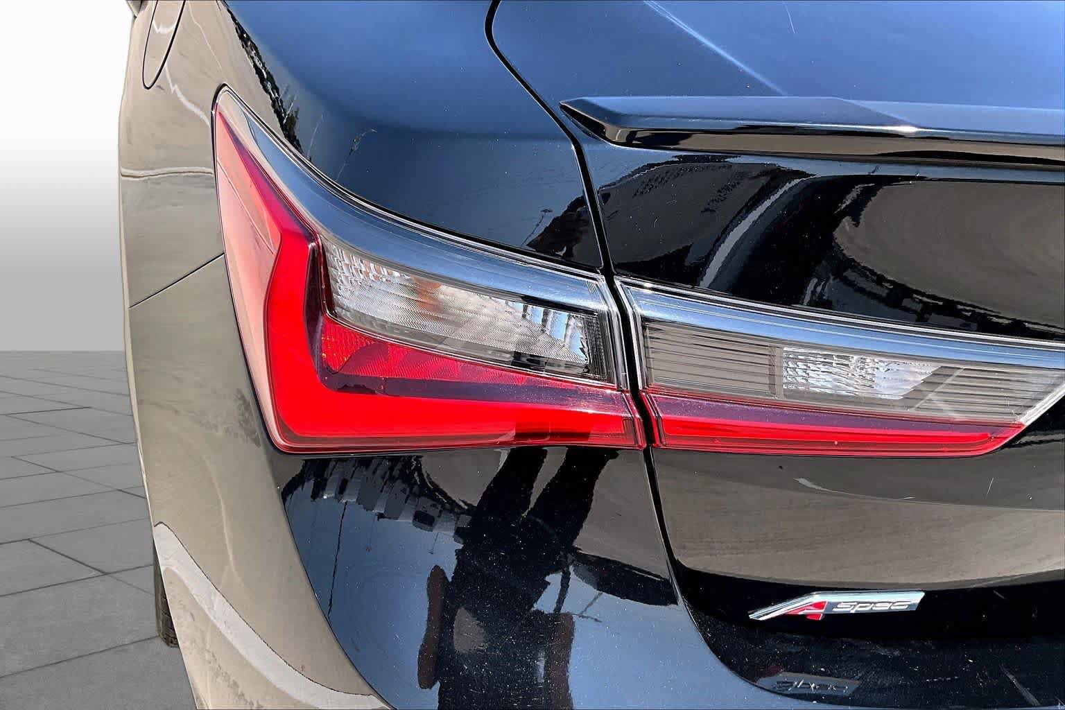 Used 2019 Acura ILX FWD image 25