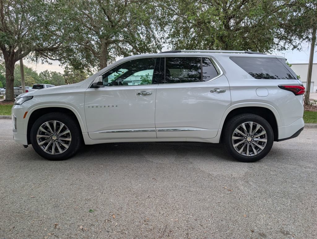 Used 2023 Chevrolet Traverse Premier FWD image 5