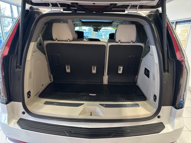 Used 2024 Cadillac Escalade Premium Luxury Platinum image 23