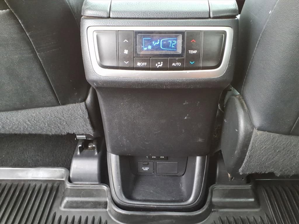 Used 2017 Toyota Highlander XLE image 29