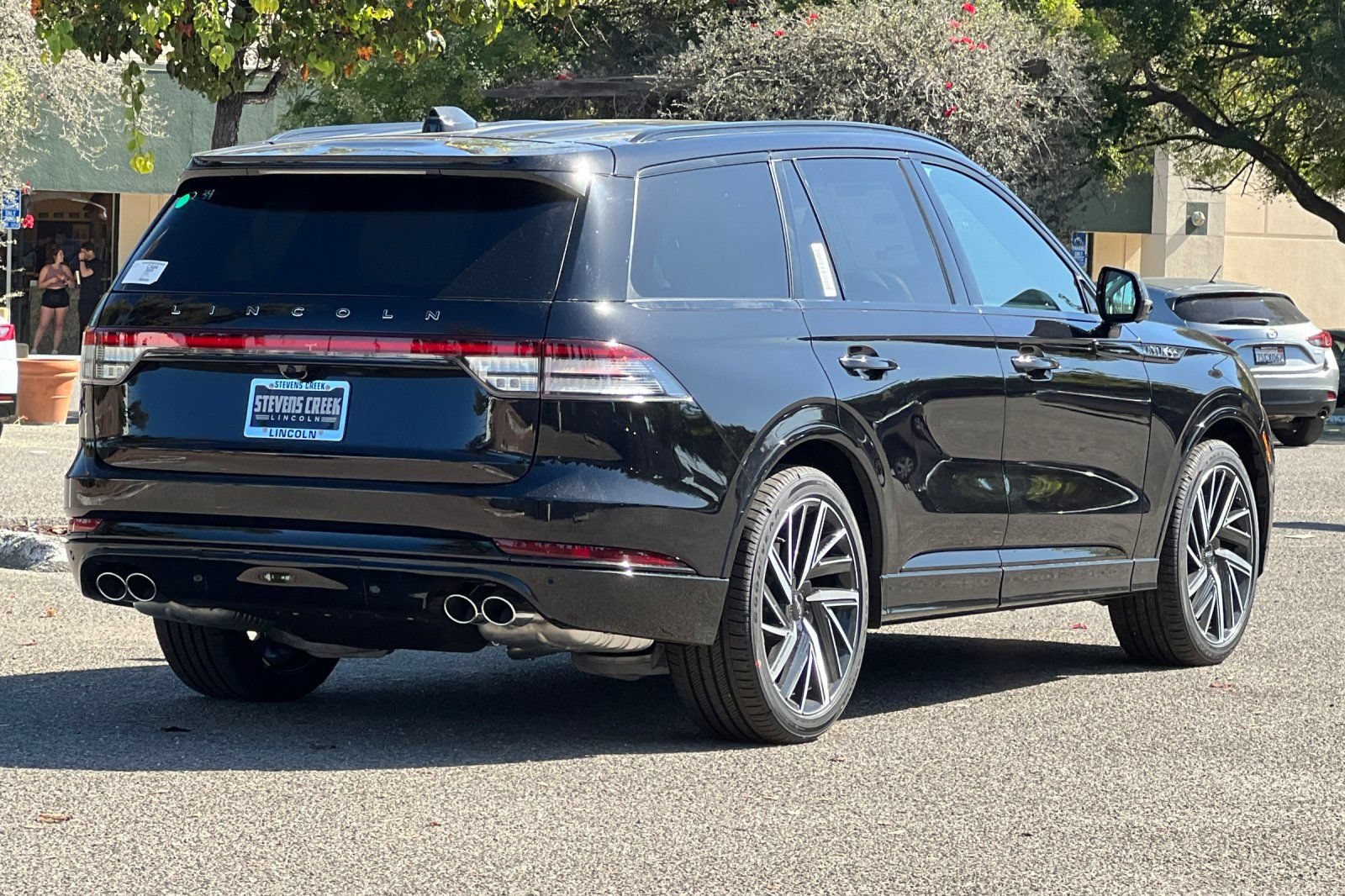 New 2026 Lincoln Aviator Black Label w/ Jet Appearance Package AWD/4WD image 4