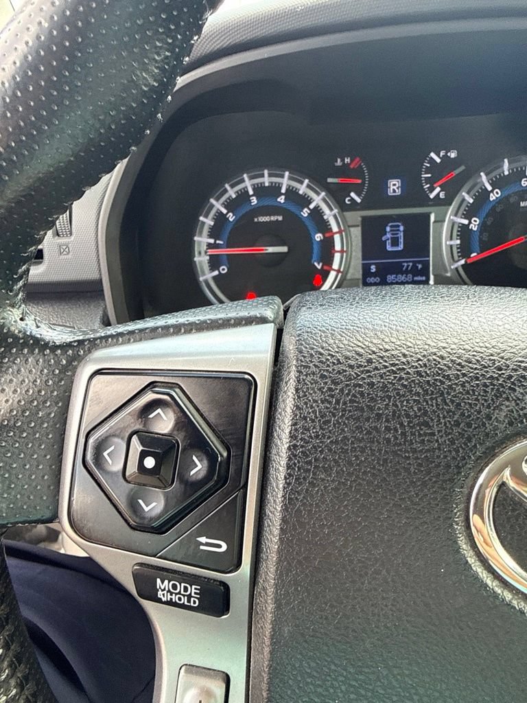 Used 2016 Toyota 4Runner SR5 AWD/4WD image 15