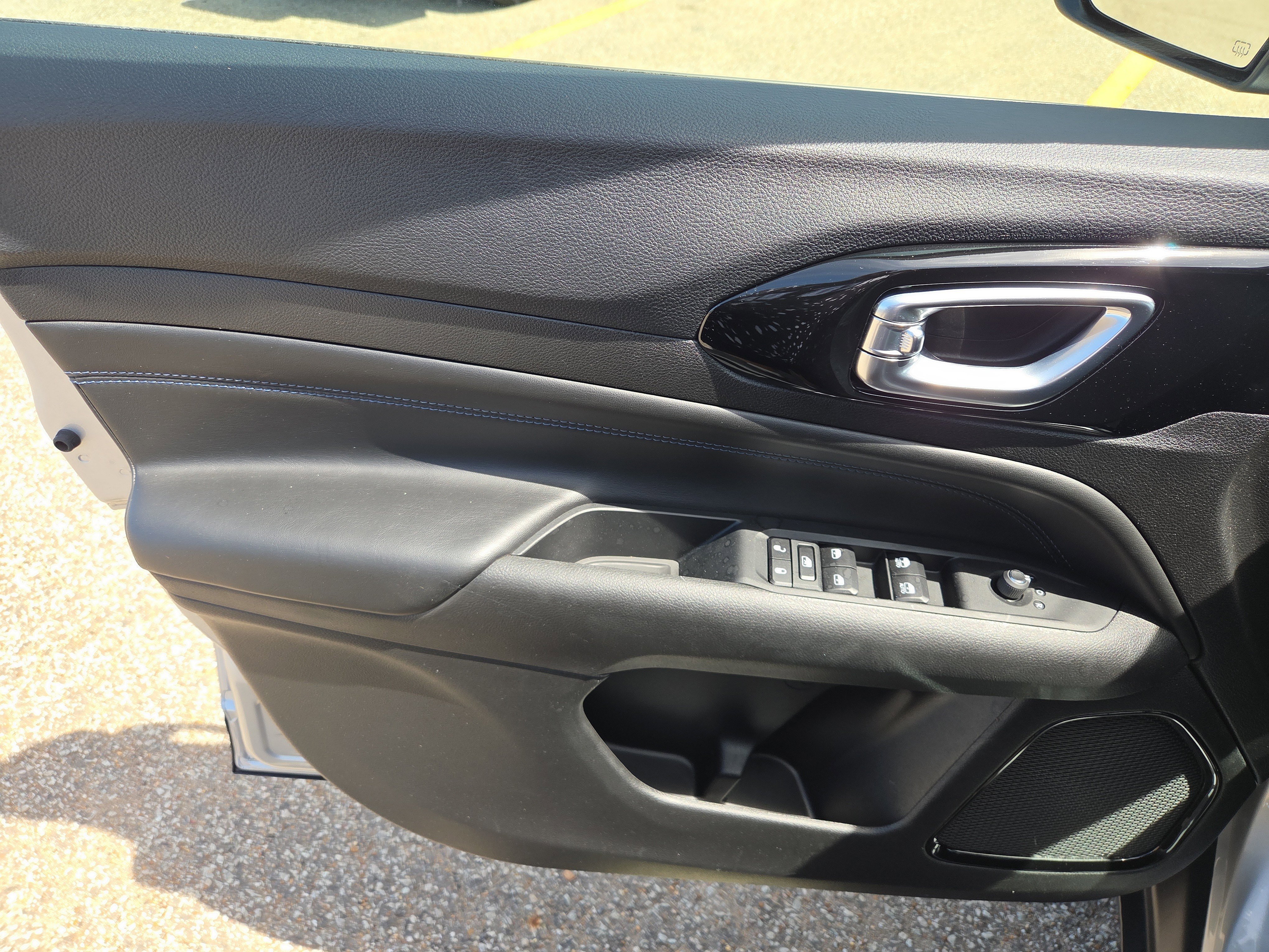 Used 2026 Jeep Compass Latitude image 6