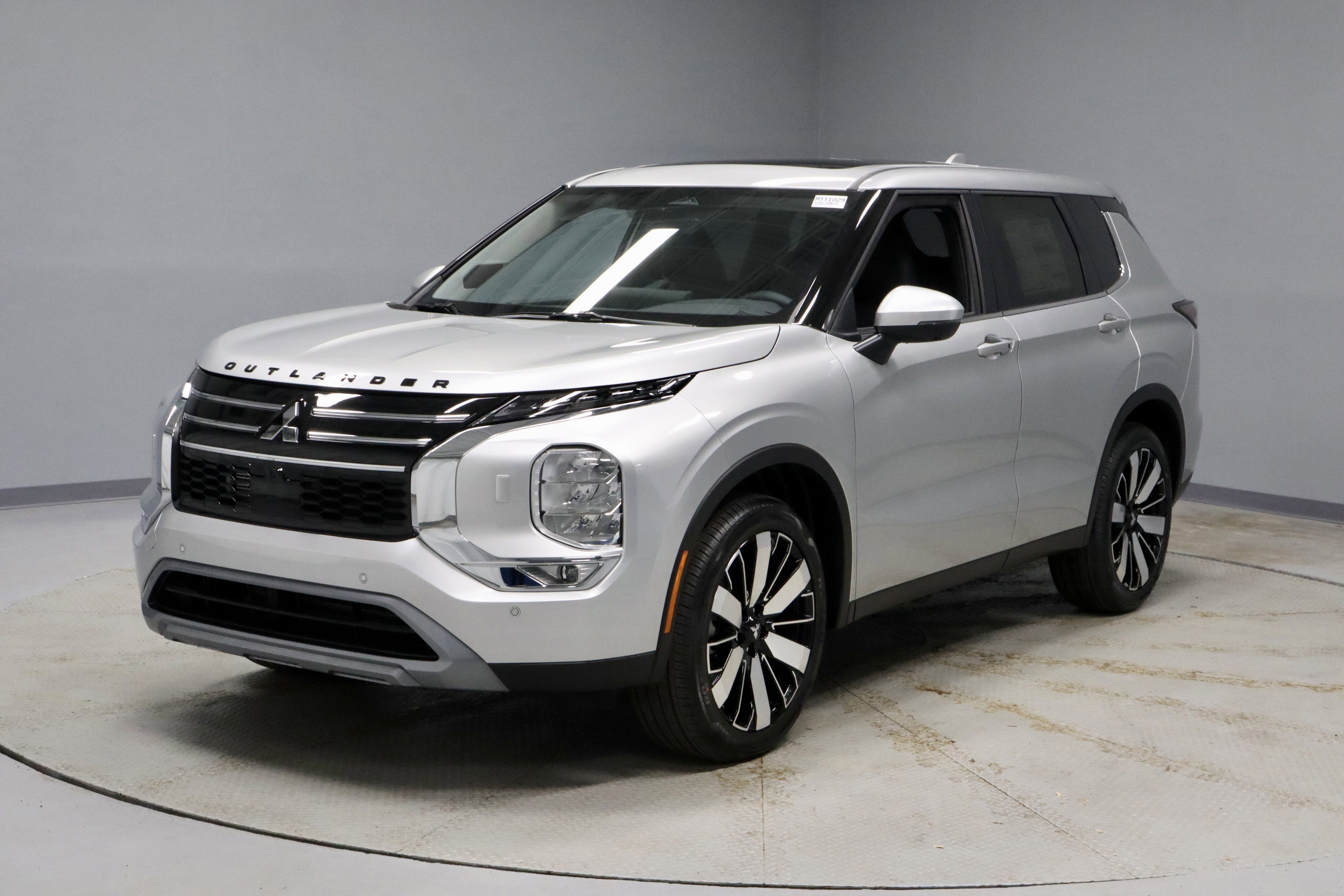 New 2026 Mitsubishi Outlander SE image 4