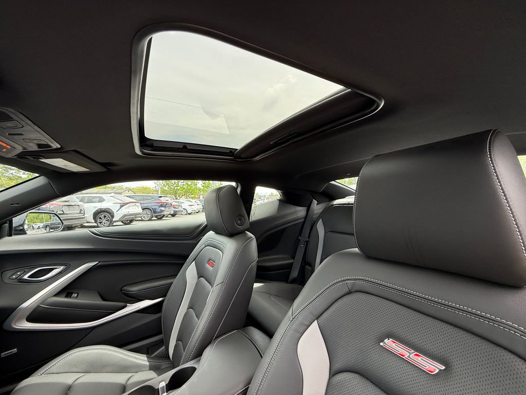 Used 2021 Chevrolet Camaro SS w/ LPO, Ground Effects Package RWD image 12