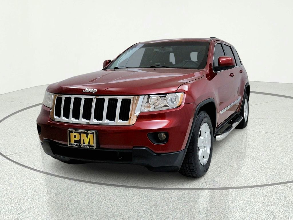 Used 2013 Jeep Grand Cherokee Laredo w/ Laredo E Group AWD/4WD image 2