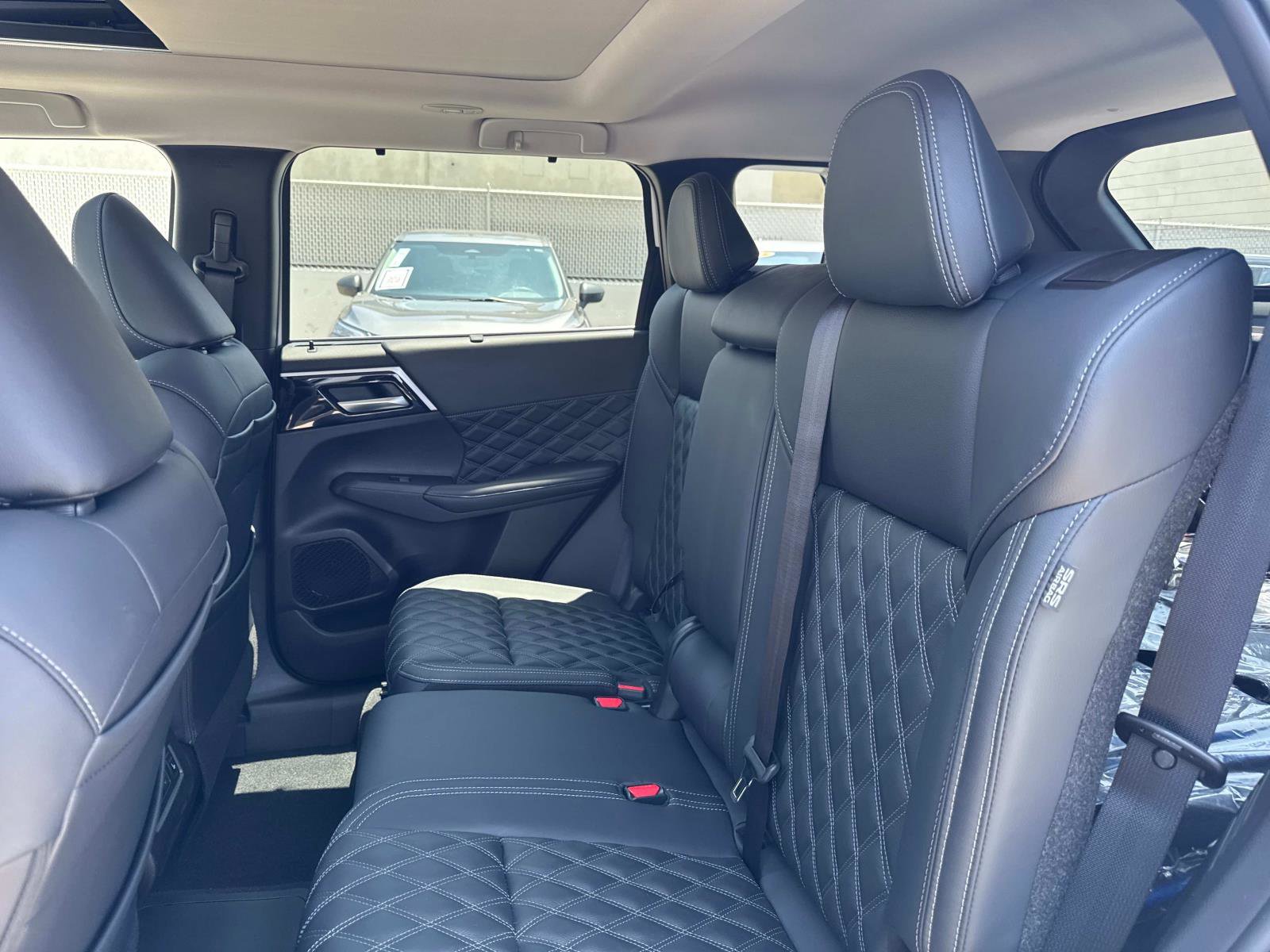 New 2025 Mitsubishi Outlander SEL image 13