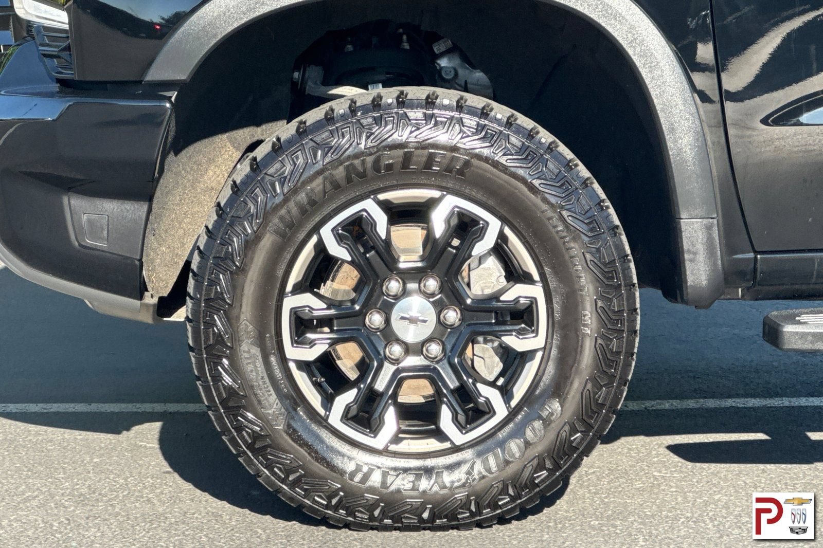 Certified 2025 Chevrolet Silverado 1500 ZR2 AWD/4WD image 33