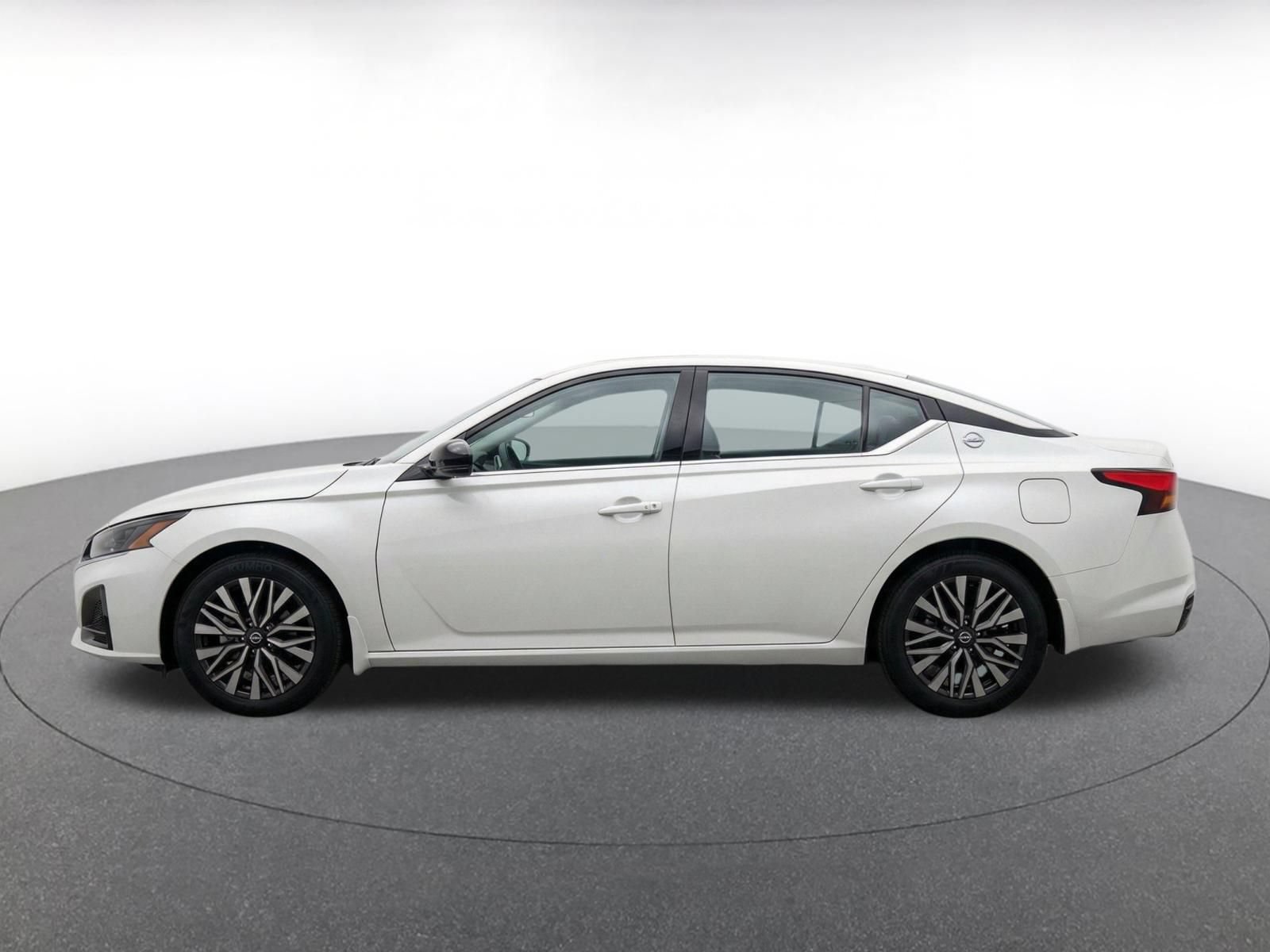 Used 2026 Nissan Altima 2.5 SV FWD image 4