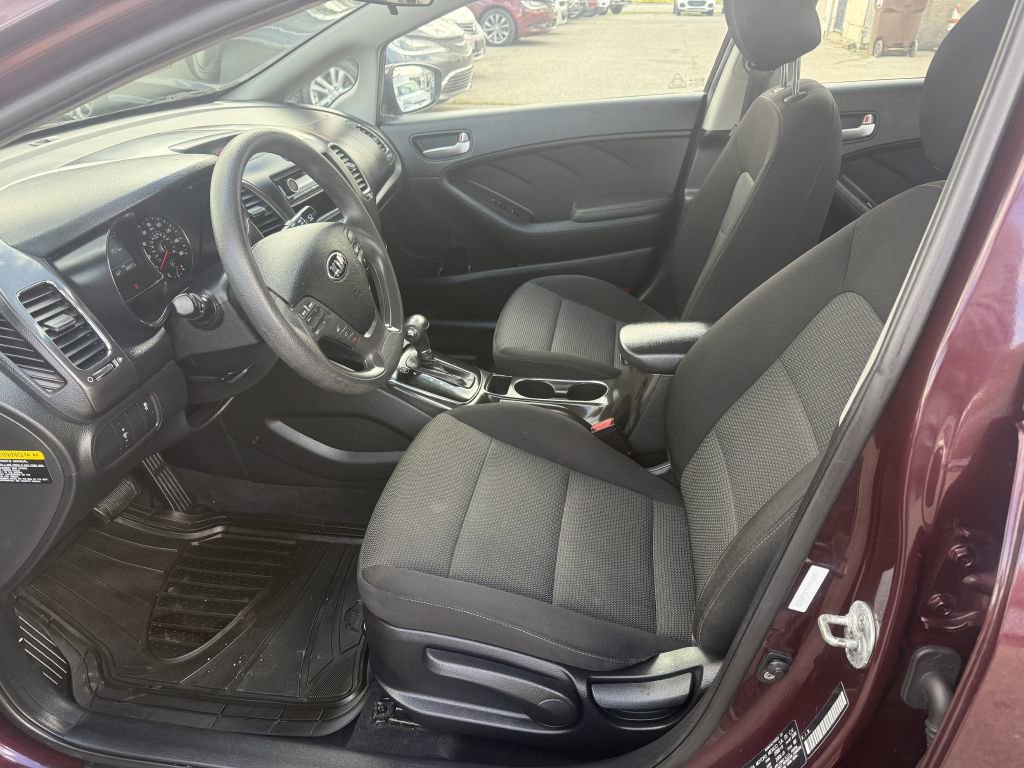 Used 2018 Kia Forte LX image 8