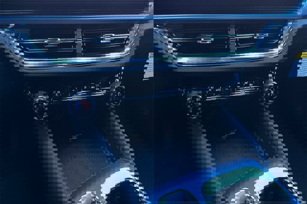 New 2026 Chevrolet Equinox EV LT w/ LPO, Blackout Package image 21