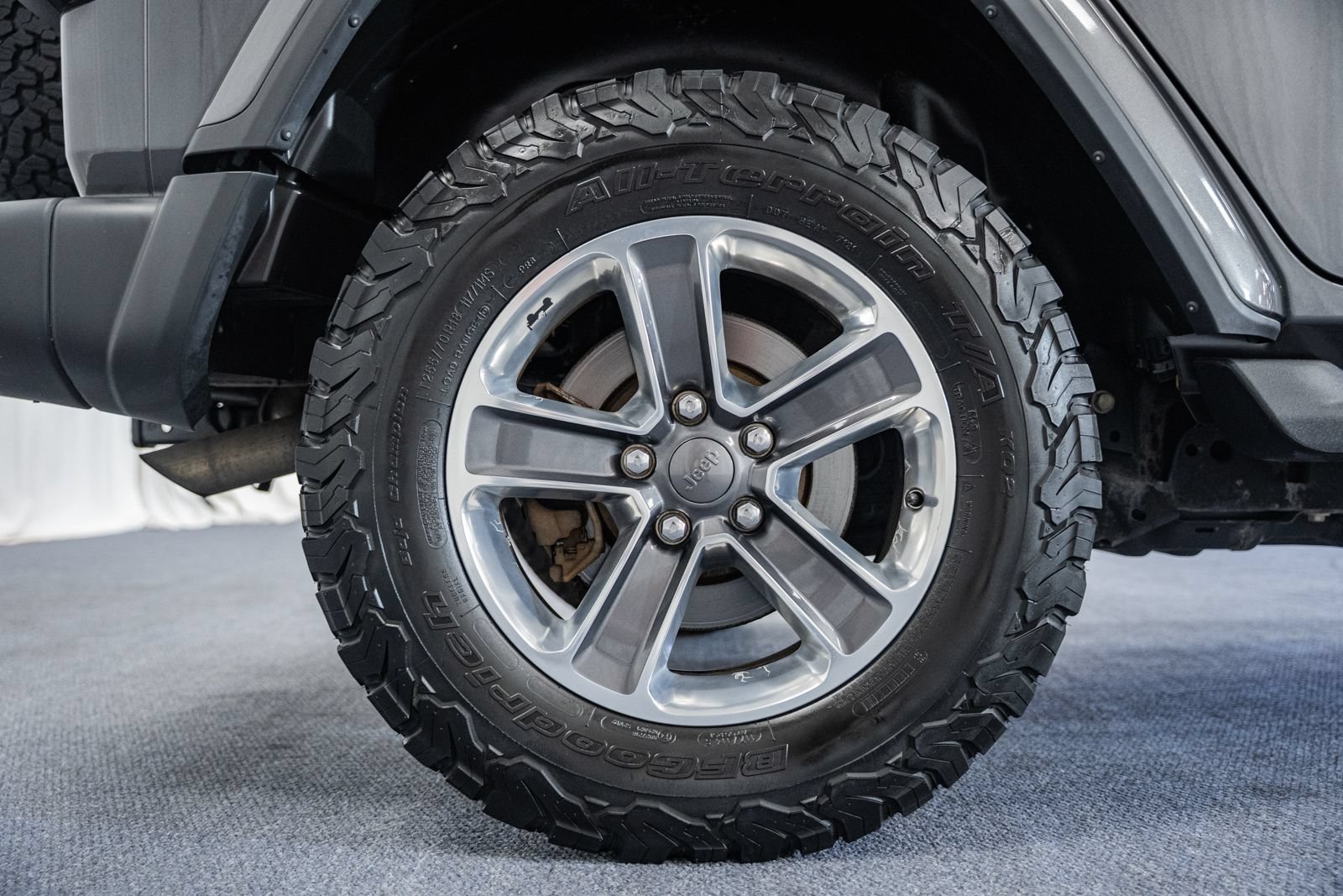 Used 2018 Jeep Wrangler Unlimited Sahara AWD/4WD image 25