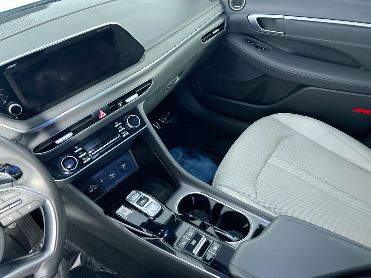 Used 2021 Hyundai Sonata Limited w/ Preferred Accessory Package FWD image 23